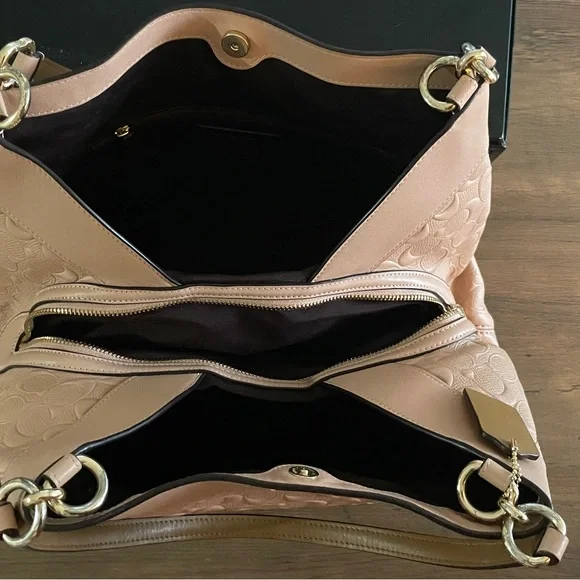 Coach Lexy in Signature Smooth Leather - Picture 6 of 15